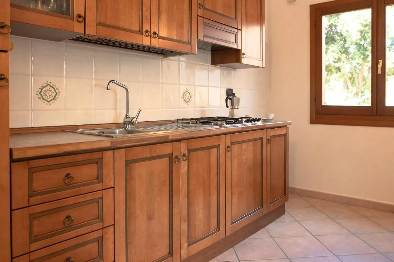 Apart Otel Isa - Residence With Swimming Pool In Sos Alinos, Apartments With Air Conditioning And Private Outdoor Area Cala Liberotto İtalya